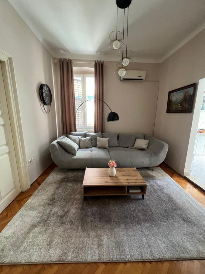 Apartman Sandra Pula Exterior foto