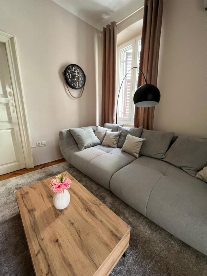 Apartman Sandra Pula Exterior foto